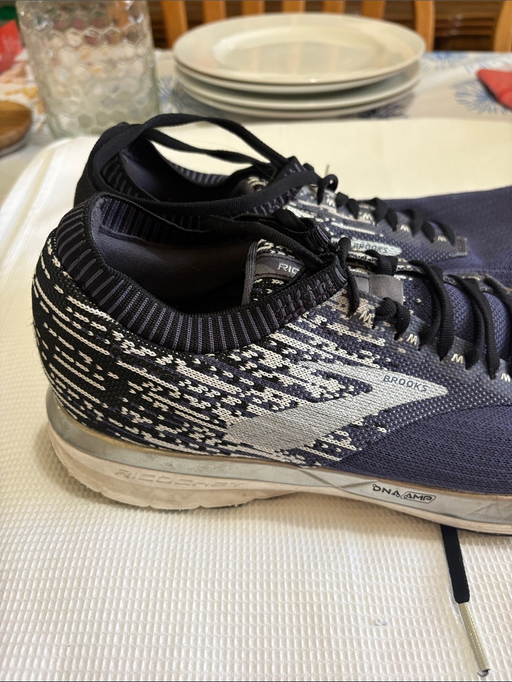 MENS BROOKS RICOCHET RUNNING SHOES - Picture 3 of 11